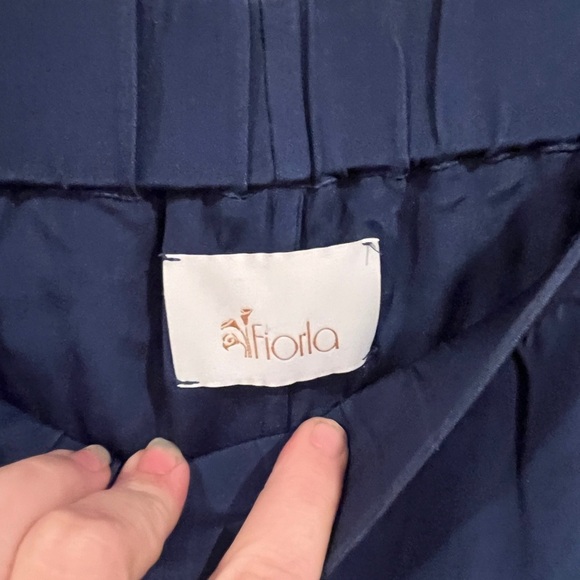 Fiorla blue pull on pants side slits boot cut size small - Picture 2 of 9